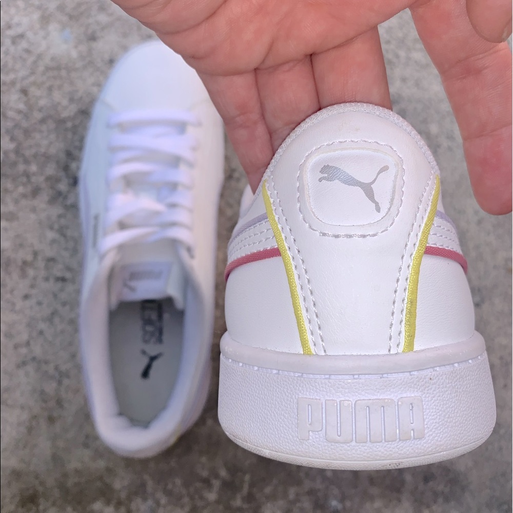 (SOLD) Puma Shoes - Picture 5 of 5